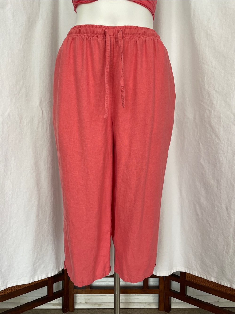 Erika Coral Elastic Waist Capri